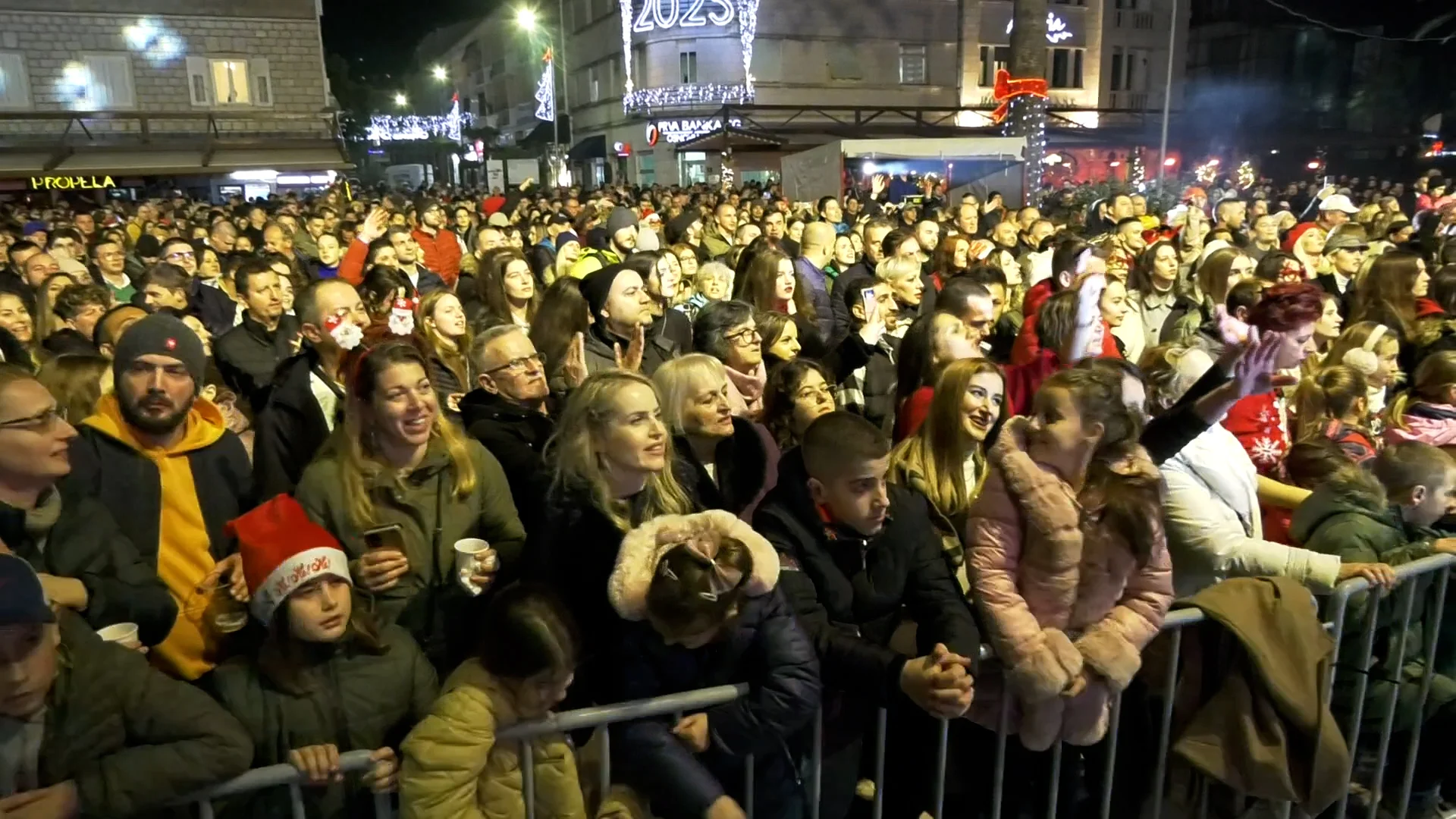 Veličanstvena noć u Tivtu obilježila doček Nove godine