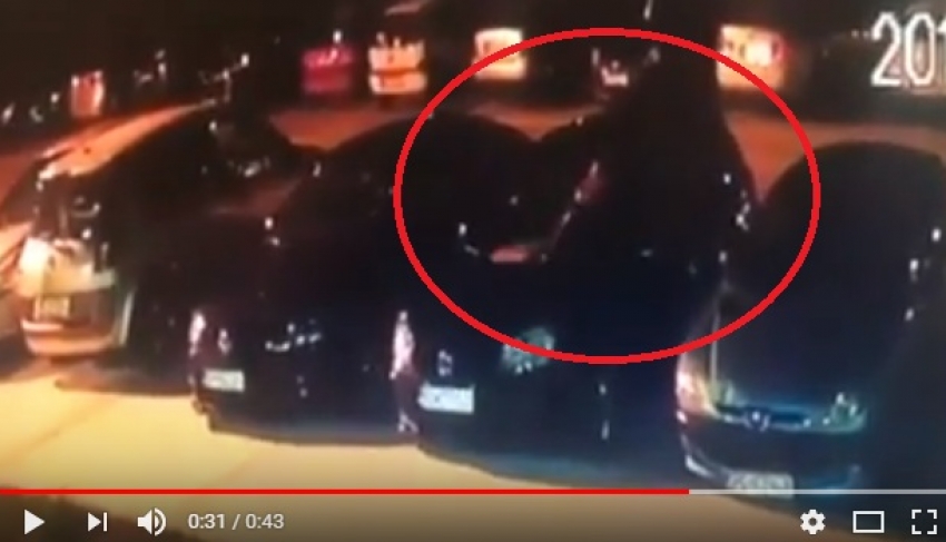 VIDEO: Mrtav ‘ladan polio “Golf” benzinom, spalio ga i lagano pošao