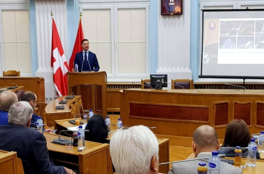 Bogdanović objasnio počasnim konzulima šta se radi sa nekadašnjom “Košutom”