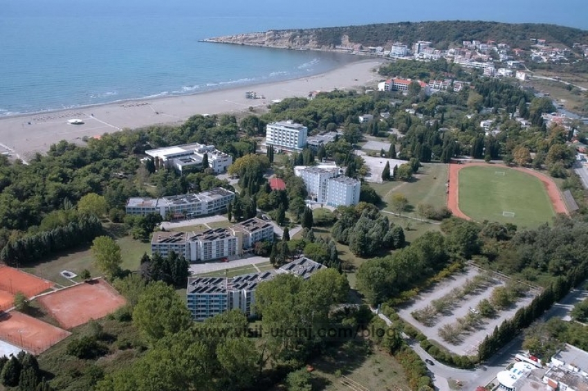 Karisma preuzima 21 radnika i traži 440 novih