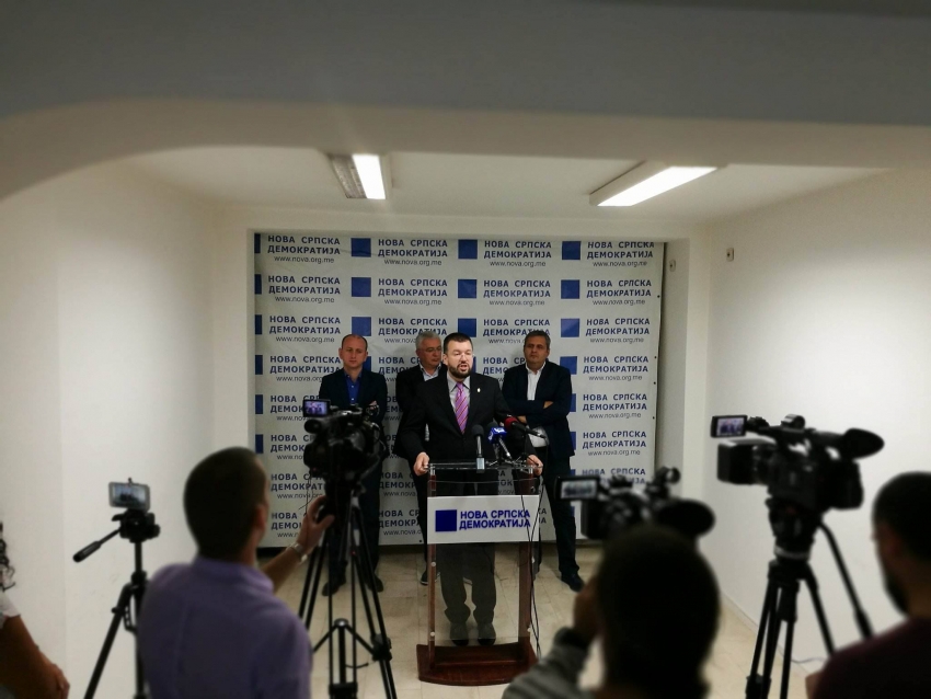 Antić: Mnogi u Srbiji zabrinuti zbog progona srpskog naroda u CG