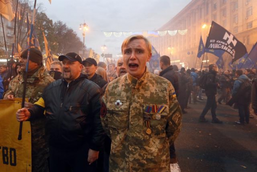 Povampirenje desnice: Ukrajinski ekstremisti marširali Kijevom