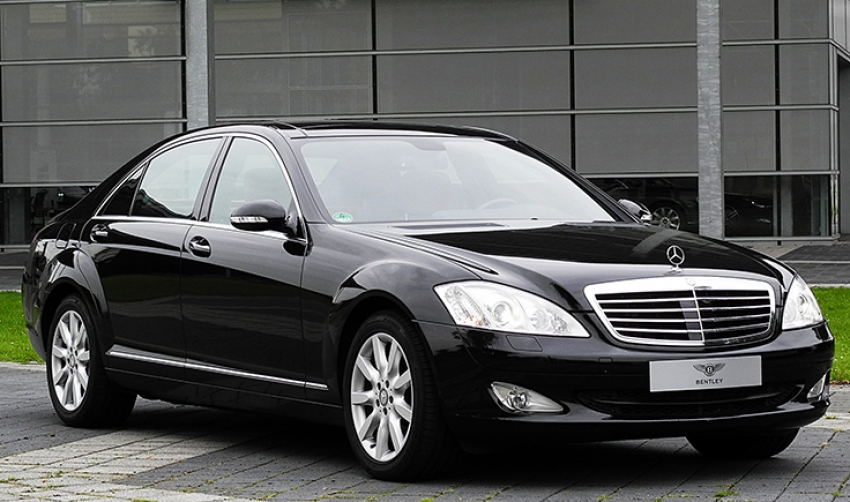 Premijer dobio nova vozila: MUP Markoviću kupio tri mercedesa za 200.000
