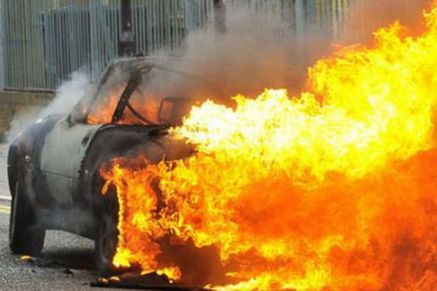 Heceg Novi: Policajcu drugi put zapalili auto
