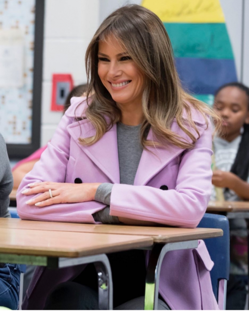 Melanija Tramp ponovo u školskoj klupi i to u Valentino sakou!
