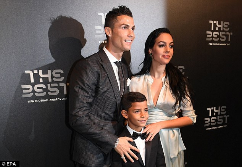 FIFA Football Awards 2017: Crveni tepih u znaku trudnica! Mesi, Ronaldo i Maradona ubrzo ponovo očevi!