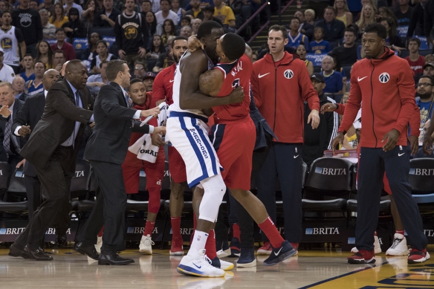 VIDEO: Ništa novo u NBA: Tuča Bredlija Bila i Drejmonda Grina