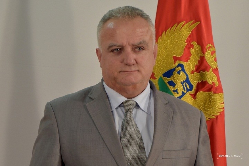 Kad ne mogu Albanca, podržaće Đukanovića