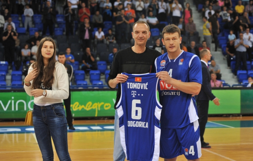 Prikupljeno 6.100 eura za pomoć Draganu Tomoviću