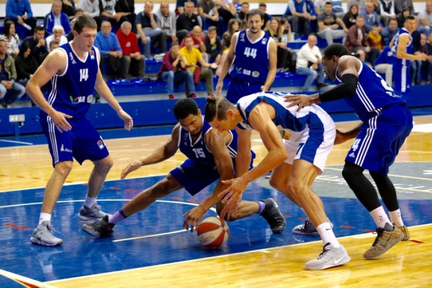 I Zadar u seriji košarkaša Mornara