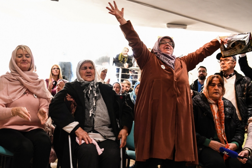 FOTO: Emotivna reakcija iz Srebrenice na presudu Mladiću