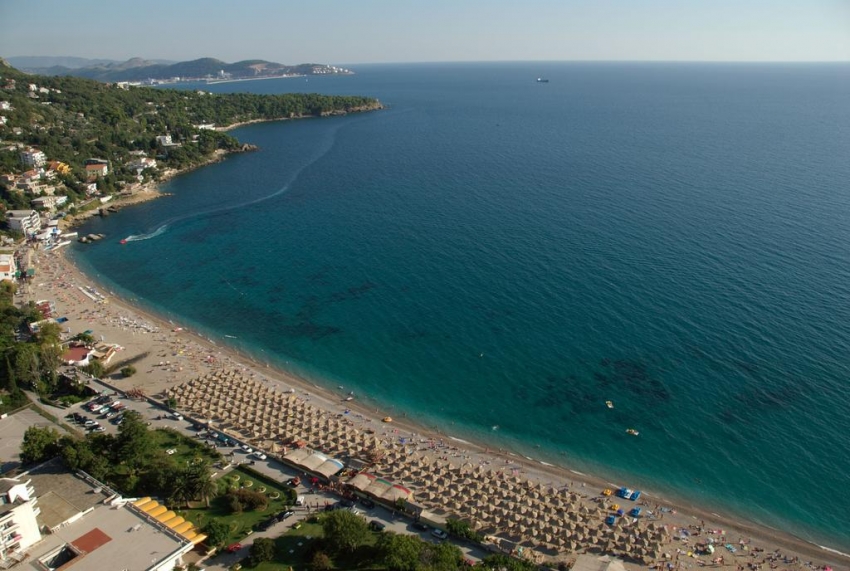 Prijava protiv maloljetnika koji je osumnjičen da krao po sutomorskim plažama