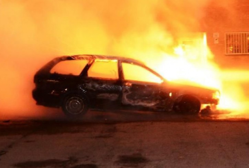 Na Starom aerodromu gorela tri automobila