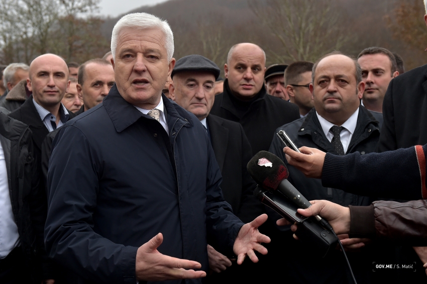 VIDEO – Premijer o optužbama opozicije: To su dokonici koji uglavnom izmišljaju