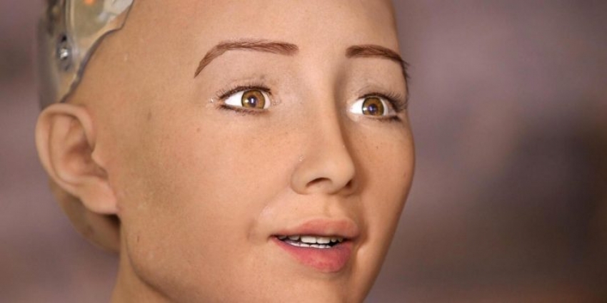 Robot opet šokira: Želim da imam dijete!