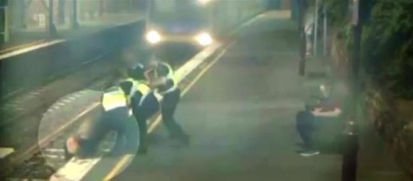 VIDEO: Voz je jurio prema njoj, spasili je u posljednjem trenutku