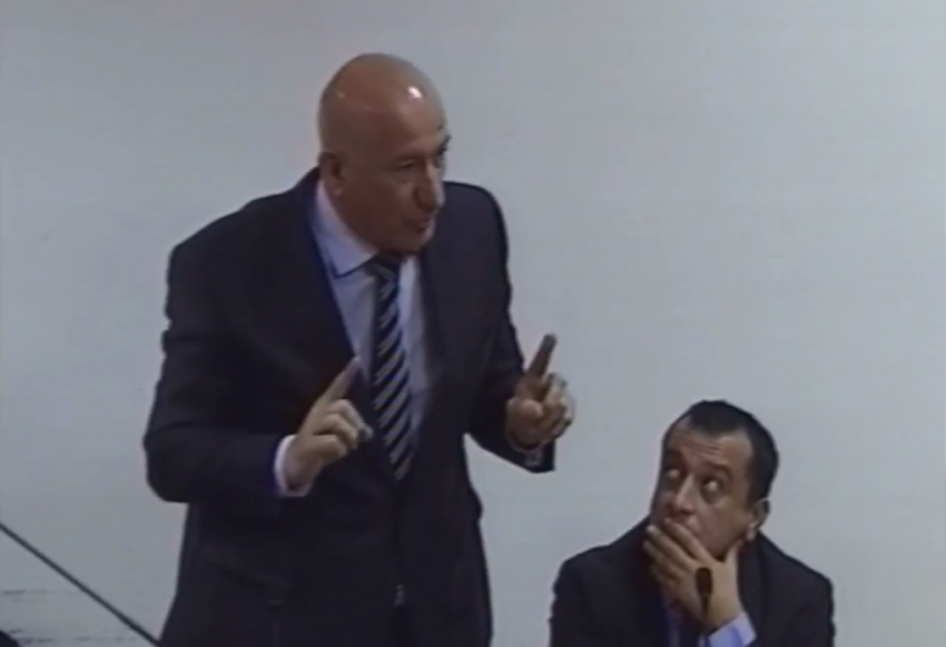 Katnić i Knežević opet u “klinču”: Da nećeš ti da me opomeneš?