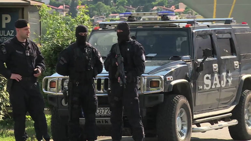 Akcija “Boka 3”: Uhapšene tri osobe, oduzeta droga, novac, oružje…