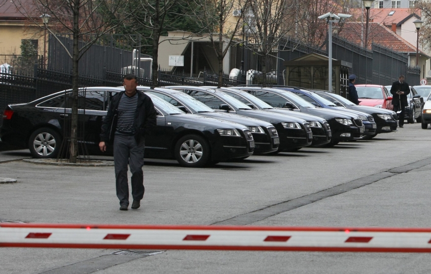 Ministarstvo kupuje auta za ambasadore vrijedna 225.000 eura