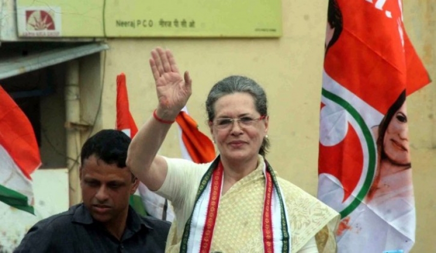 Sonia Gandhi povukla se s čela Kongresne stranke