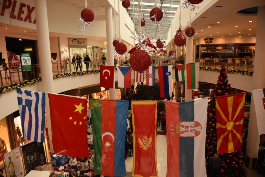 Zenka: Diplomatski božični bazar prilika da učimo o drugim običajima i kulturama