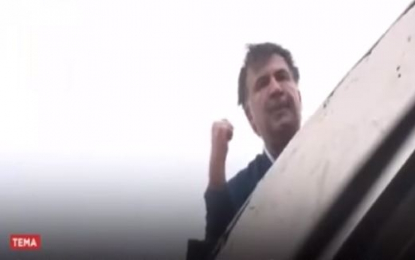 VIDEO: Traži smjenu predsjednika uz prijetnju da će skočiti s krova