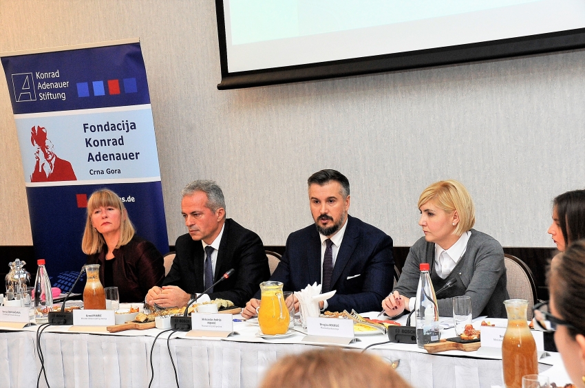 Dva otvorena poglavlja važna za sve građane