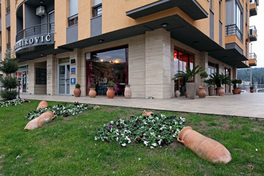 Detonacija odjeknula u Momišićima: Na restoran Bahus bačeno jače pirotehničko sredstvo