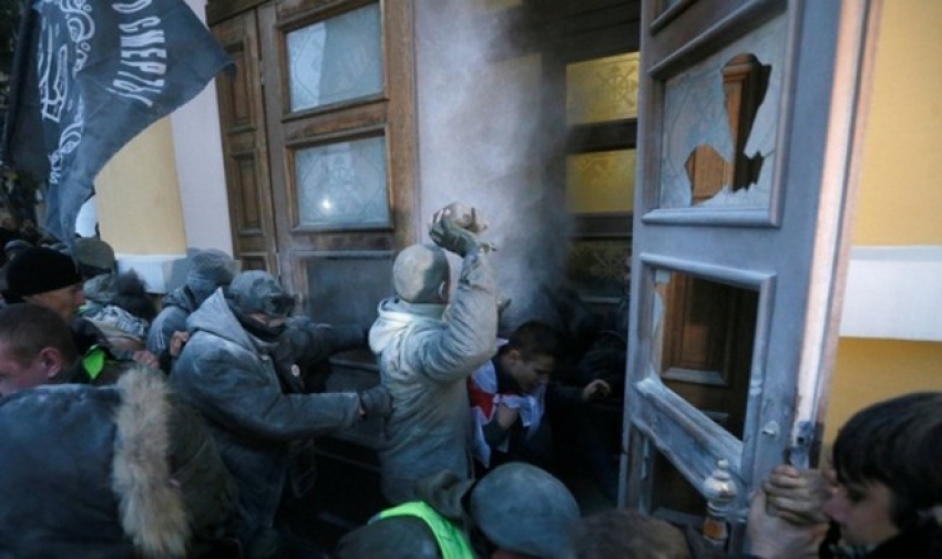 Sukob Sakašvilija i 5.000 pristalica sa policijom