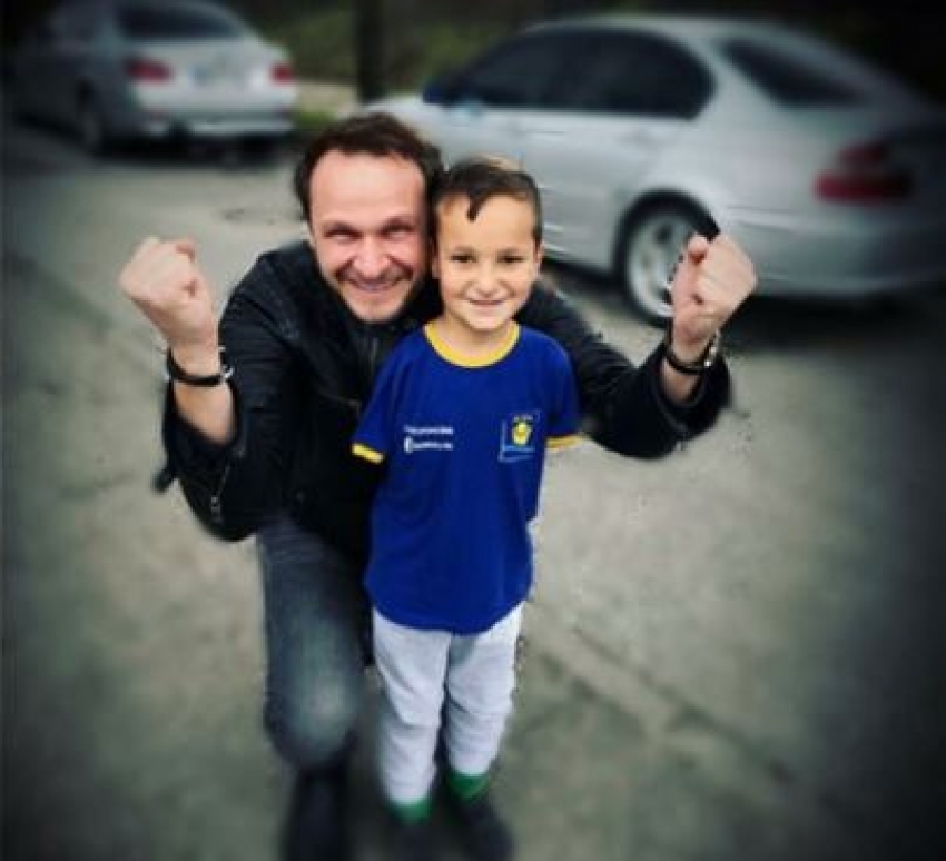 Bosanski glumac fotografijom sa dječakom poslao snažnu poruku
