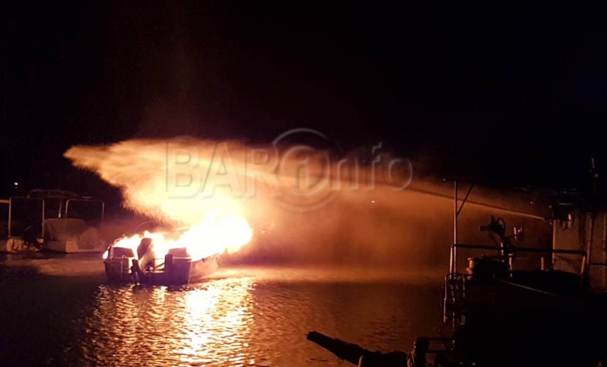 VIDEO Požar u barskom marini: Zapalio se motor na barci, vatra zahvatila još pet brodova