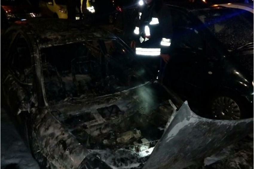 U Baru zapaljen automobil carinice, u Podgorici samozapaljenje