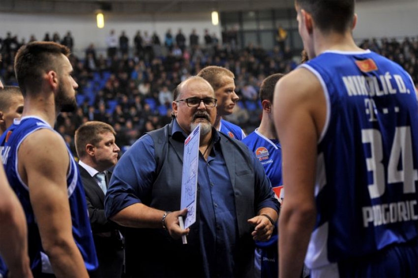 Budućnost u Minhenu sa bijelom zastavom