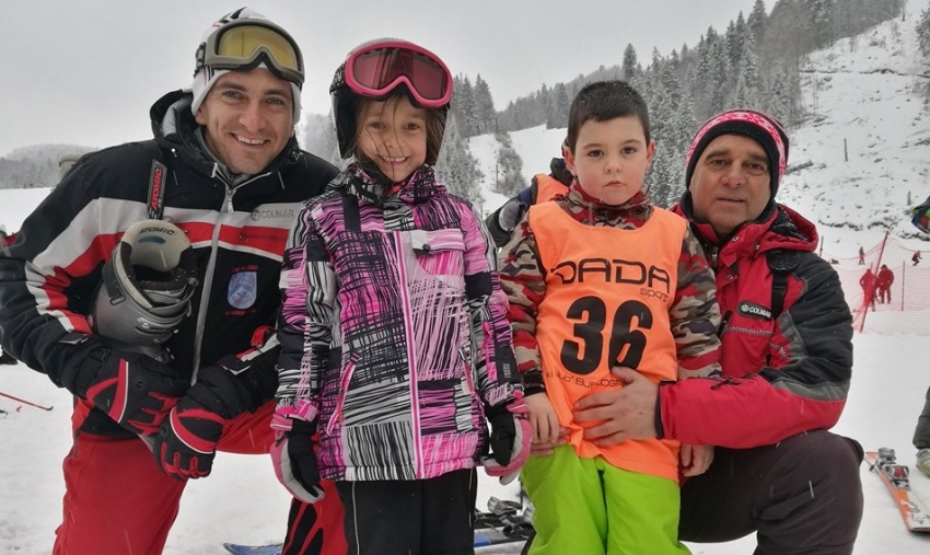 FOTO – Tek krenuli u školu, a “drže čas” veleslaloma u Ski centru Kolašin: Anja i Boško su vladari Bjelasice!