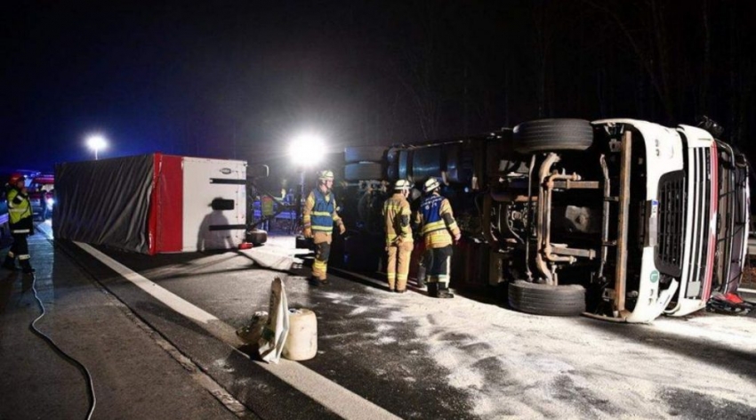 Zamalo ga zgnječio: Bosanac ispao iz kamiona koji se prevrnuo na njemačkom autoputu