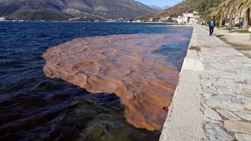 Tivat: Blato sa gradilišta ispumpavaju u more
