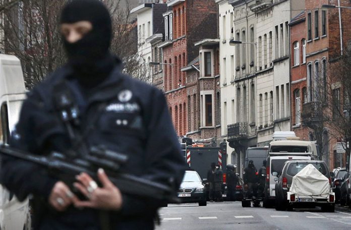 Policajci širom Evrope na nogama: Ukraden kamion sa 34.000 litara eksplozivne hemikalije