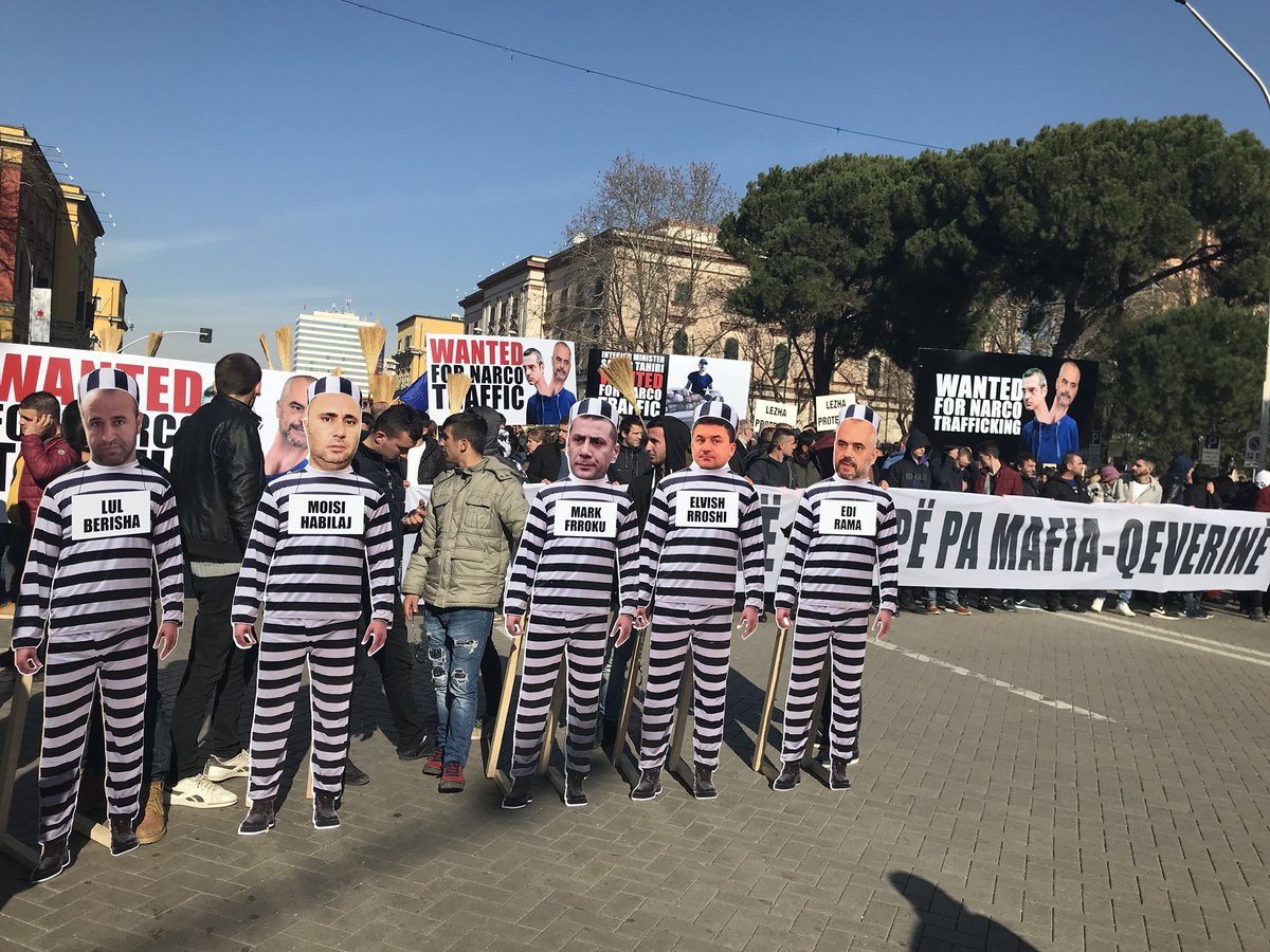 Protest opozicije: Vodeni topovi na ulicama Tirane