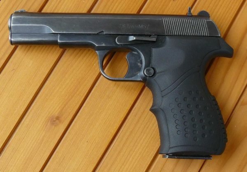 Policija pretresla stan Vladana Ratkovića: Pronađen i oduzet pištolj