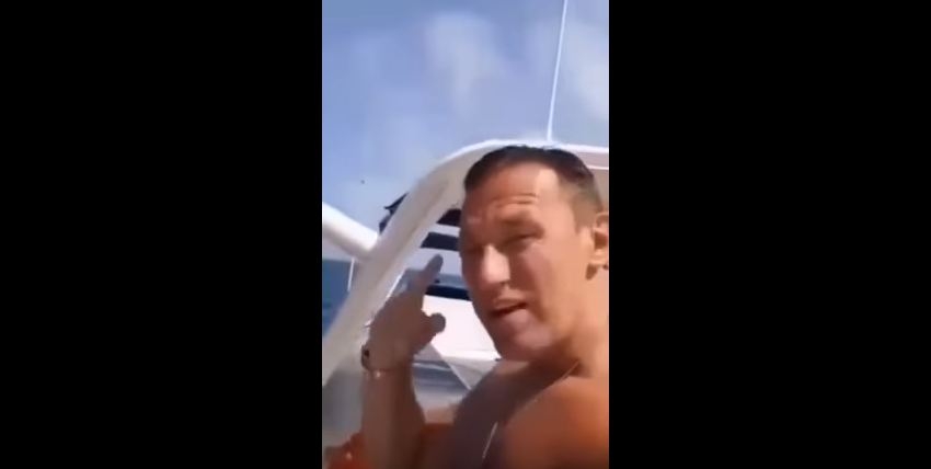 VIDEO – Kako se Crnogorac diči na Ibici? Guslarska pjesma na jahti za španske ljepotice