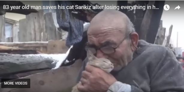 VIDEO – Prizor koji je rastužio svijet: Ostao bez doma, spasio mače koje ljubi