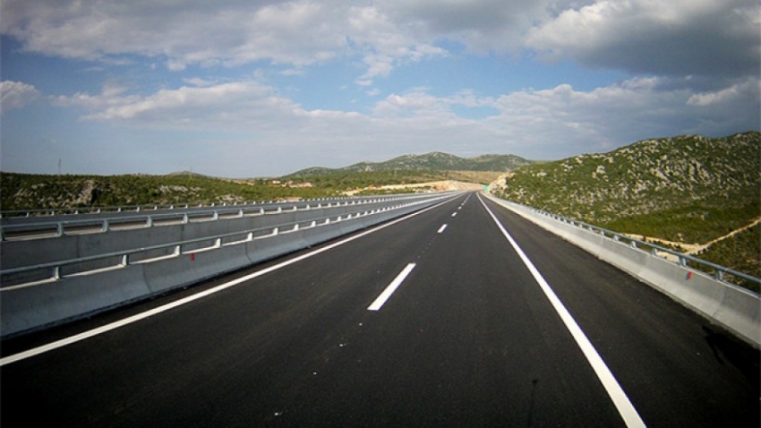 Hrvatska: Auto-putem vozio u suprotnom smjeru bez vozačke