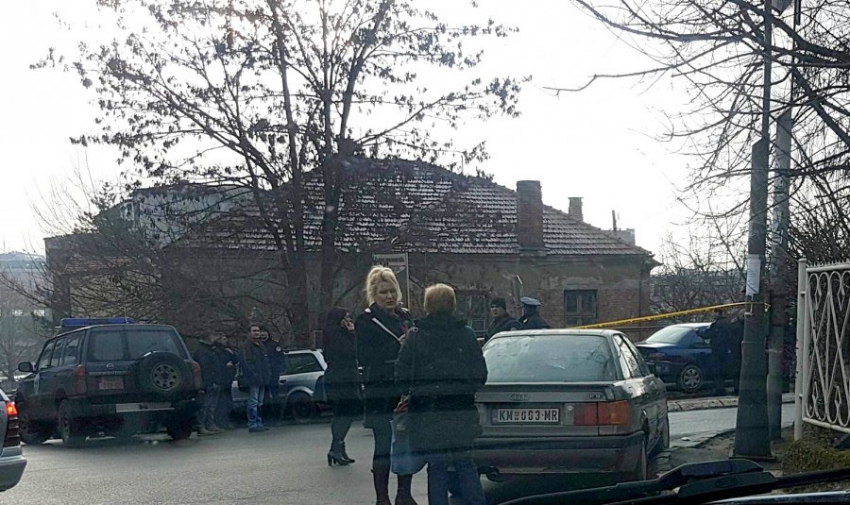 Ivanović pogođen sa četiri metka u grudi: Spaljen automobil iz kojeg je pucano