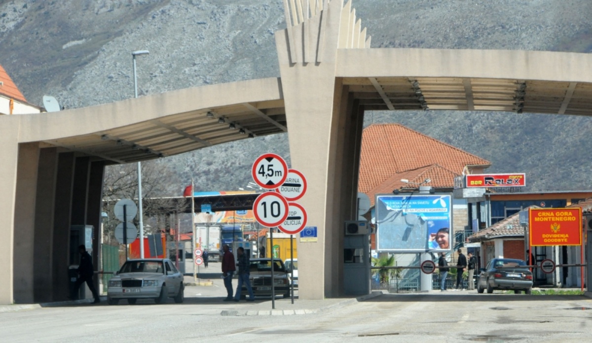 Saobraćaj preko Božaja jednom trakom