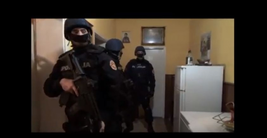 VIDEO – Uhapšeno devet Podgoričana i Albanac: Švercovali marihuanu i kokain?