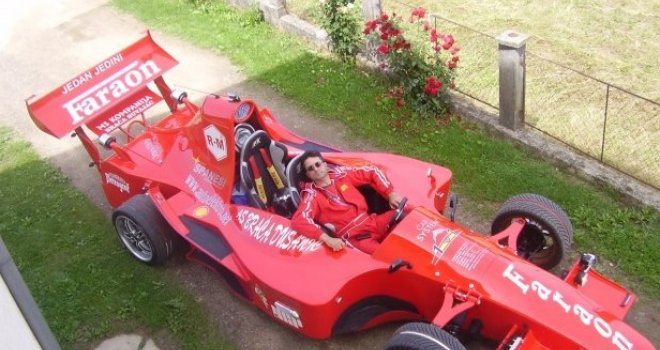 VIDEO: Britanci oduševljeni Bosancem koji je napravio svoju Formulu 1