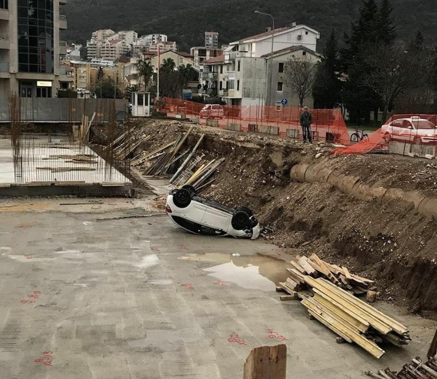 FOTO – Auto se se puta skotrljalo u budvansko GRADILIŠTE!