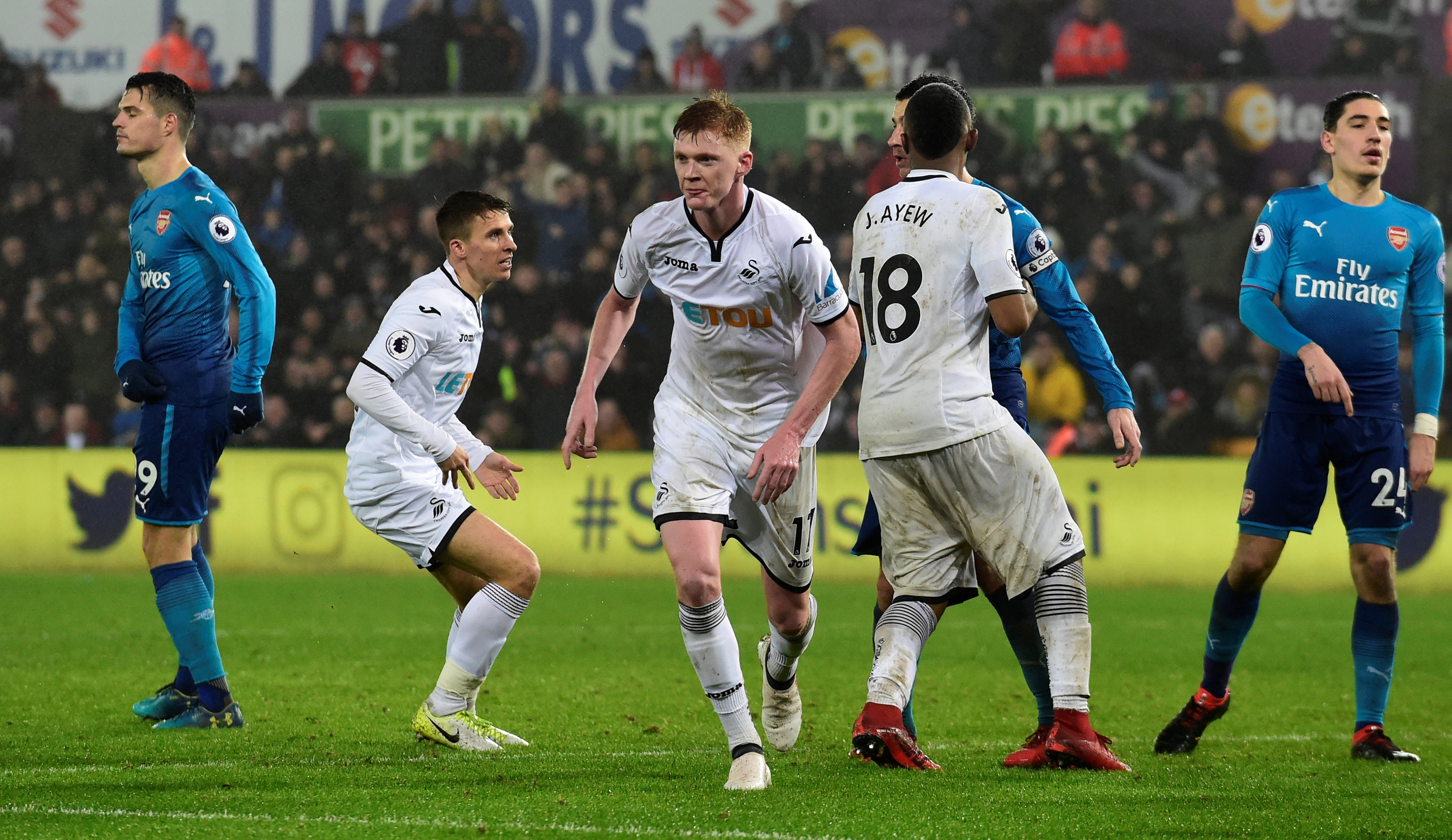 VIDEO: I Arsenal pao u Svonsiju, Liverpul lako sa Hadersfildom