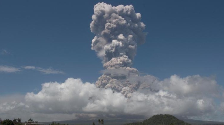 Zbog erupcije vulkana: Na Filipinima evakuisano više od 61.000 osoba