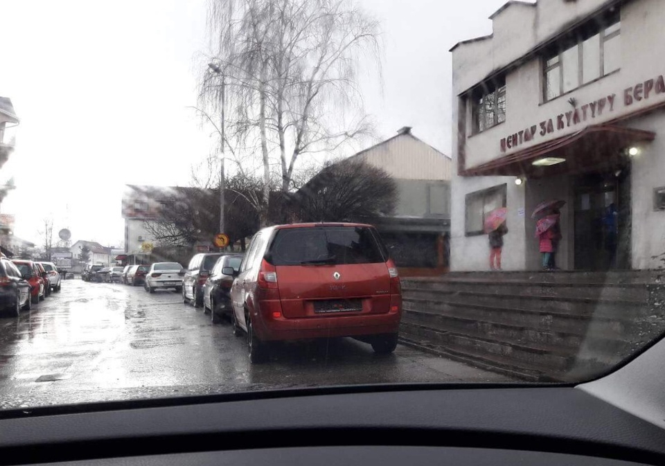 Policija podnosi krivičnu prijavu zbog lažnog prijavljivanja Demokrata da DPS “kupuje” glasove